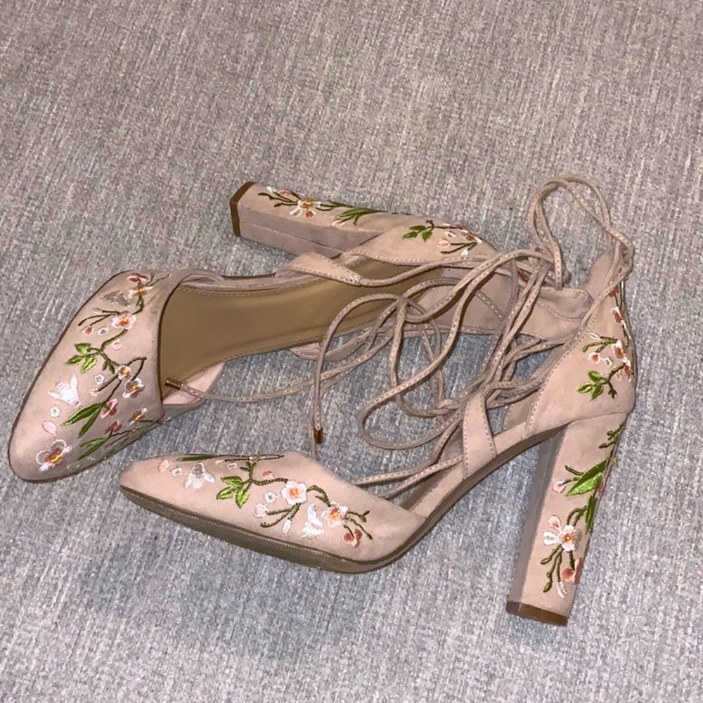 Forever 21 embroidered strappy lace up heels size 10